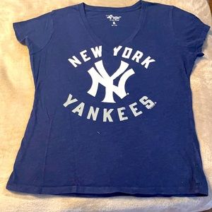 New York yankee women’s xl short sleeve shirt.